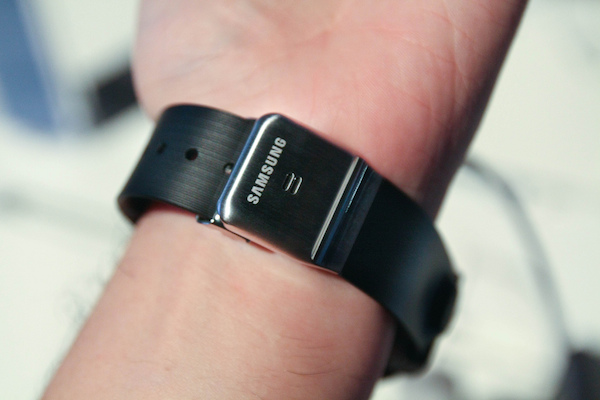 Samsung, un nuovo smartwatch con display rotondo