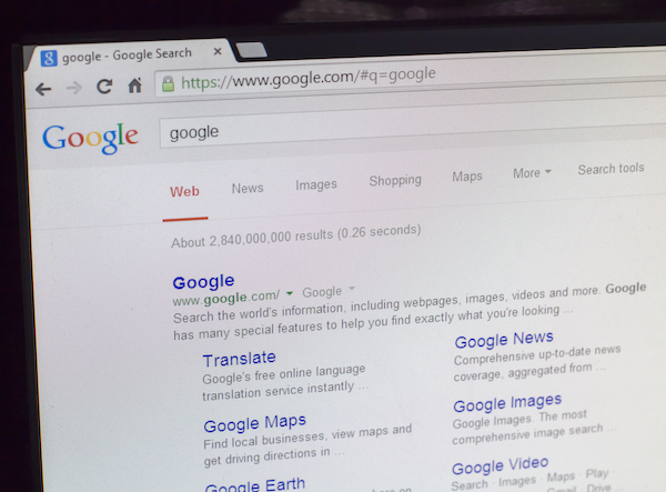 Foto che mostra i risultati di ricerca di Google in Chrome
