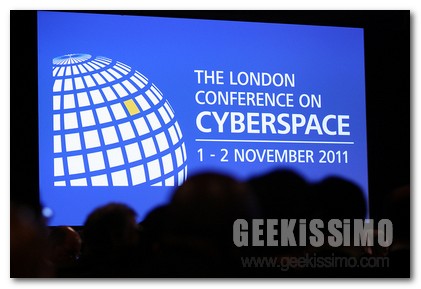 A Londra, durante la conferenza organizzata da William Hague, si discute circa il futuro di internet cercando di costruire un'agenda per il futuro