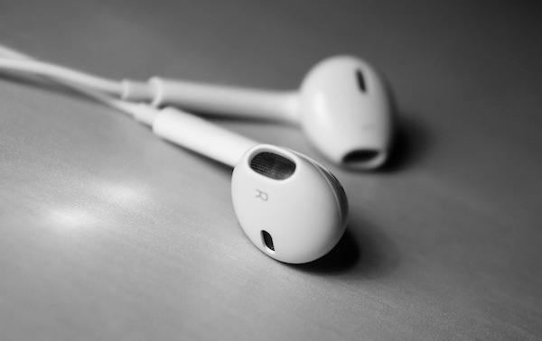 Apple ha brevettato gli auricolari intelligenti
