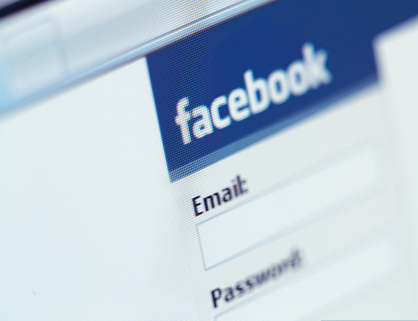 Facebook e lo strano caso della registrazione con l'e-mail altrui