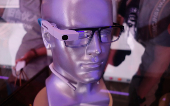 Lenovo mostra il prototipo dei suoi anti-Google Glass