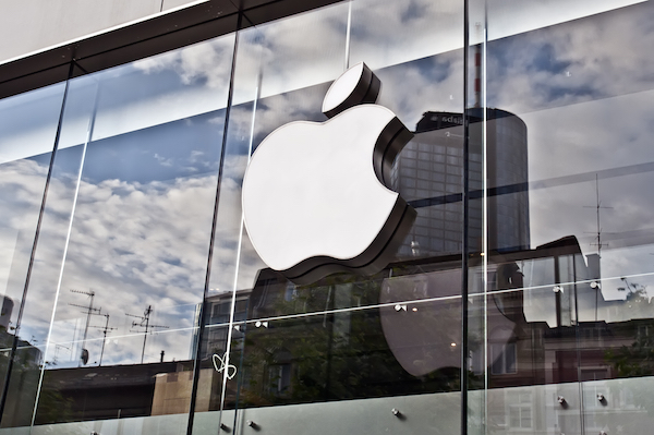 Foto che mostra il logo Apple di un Apple Store