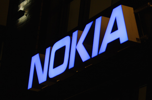 Foto che mostra il logo di Nokia