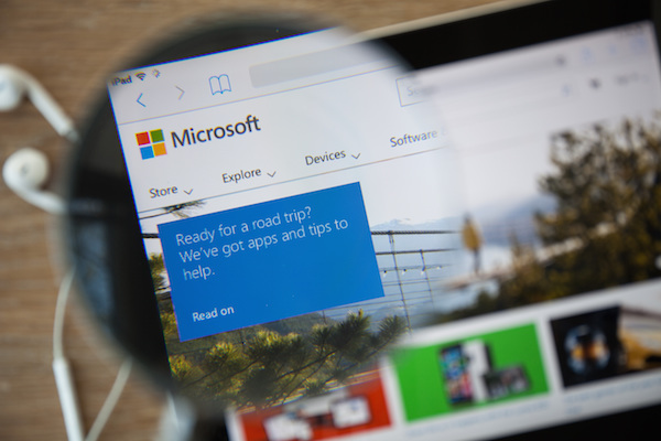 Foto che mostra il logo di Microsoft sul sito web dell'azienda