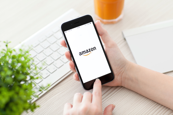 Foto dell'app Amazon su smartphone