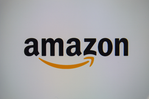 Foto che mostra il logo di Amazon